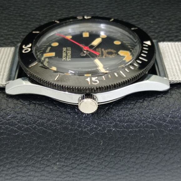 Vintage 1989 Titus Manual Mens Silver Watch W/Mesh Strap & Orange accents - Picture 5 of 9